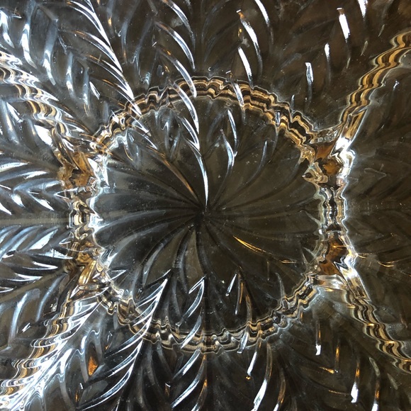 Serving Platter Crystal with Gold Trim - Picture 4 of 6